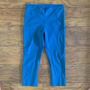Lululemon size 6 Capri leggings